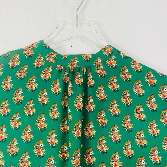CAbi Stevie Green Floral Blouse Size XS - Picture 7 of 12